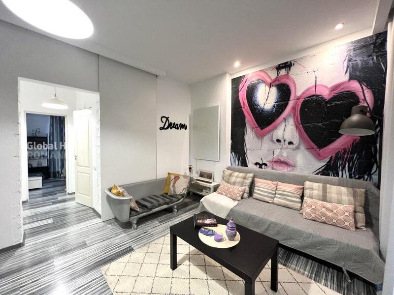 Calea Victoriei, 2 rooms apartment stradal, no risc building