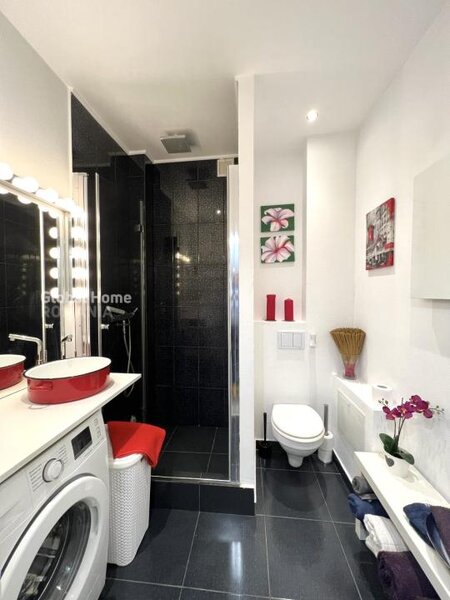 Calea Victoriei, 2 rooms apartment stradal, no risc building